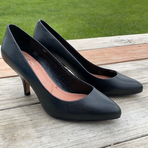 Vince Camuto Vickiy Classic Black Pump Size 7 1/2 - Picture 1 of 11
